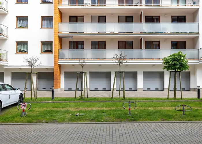 Duży Z Parkingiem I Balkonem W Kołobrzegu By Noclegi Renters